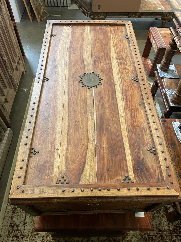 Antique Indian Trunk| Vintage Indian Trunk| Handmade Indian Trunk| Indian Coffee Table | Coffee Table